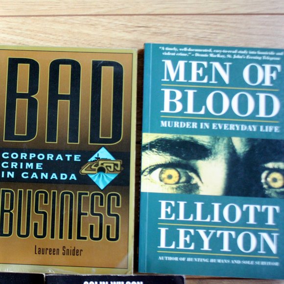 Lot of 8 pre-owned books - serial killer theme - Picture 6 of 9